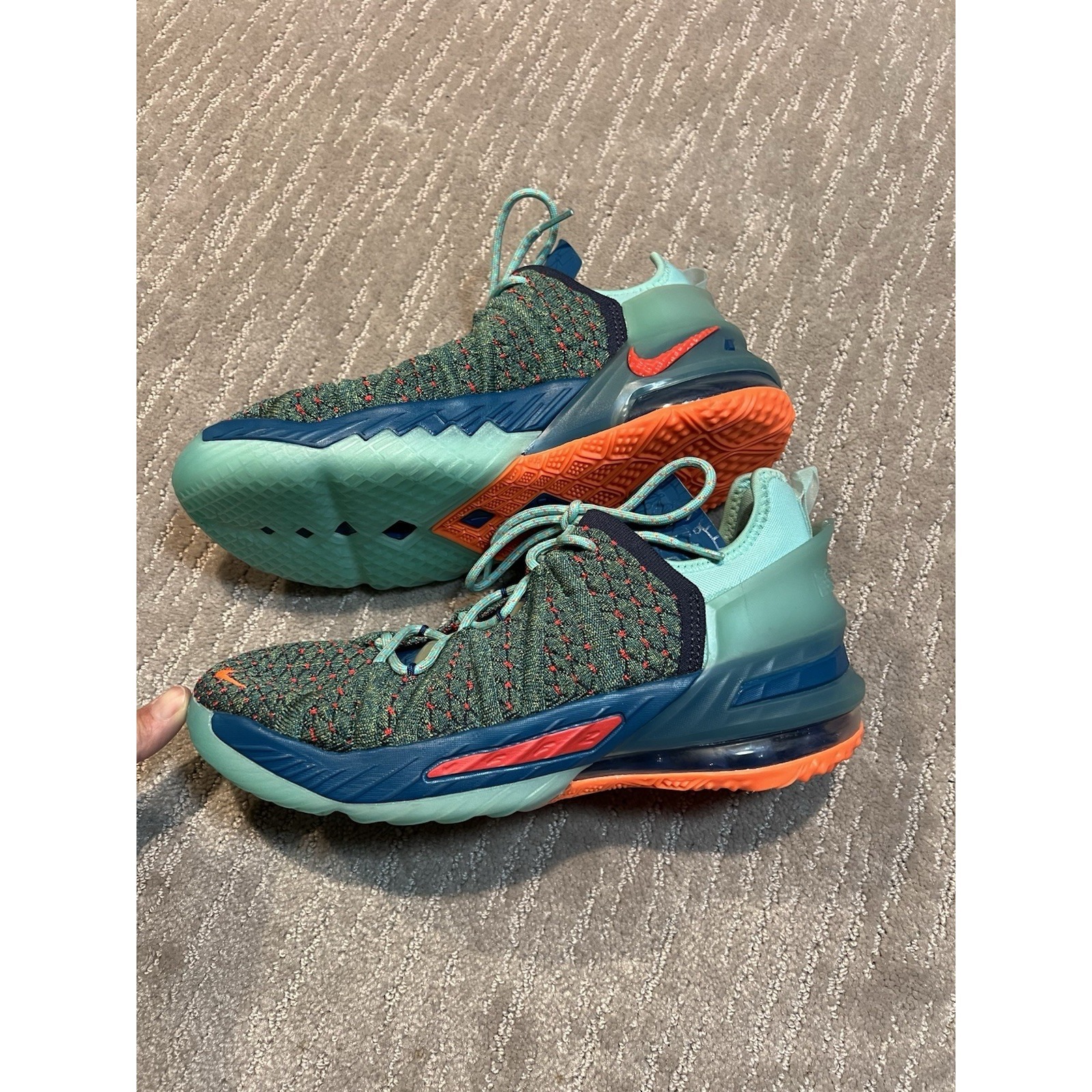 Nike 6.5y Lebron 18 Gs "We Are Family" Basketball Shoe Nwt